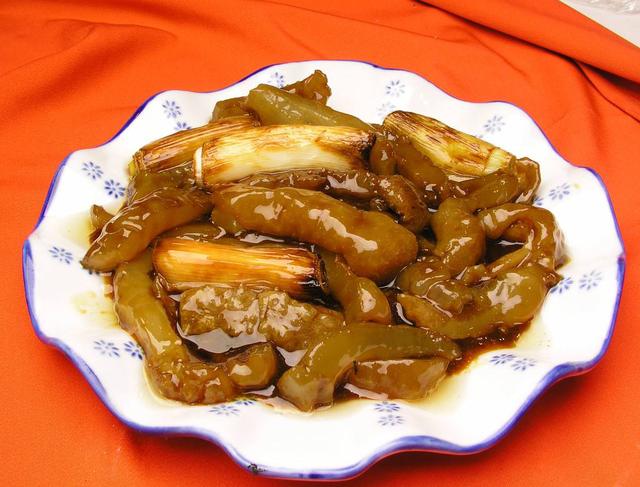 鲁菜葱烧海参家常做法,鲁菜葱烧海参正宗做法窍门