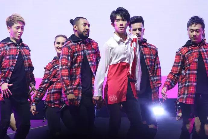 魔法城堡tfboys易烊千玺solo,易烊千玺个人舞台solo舞蹈