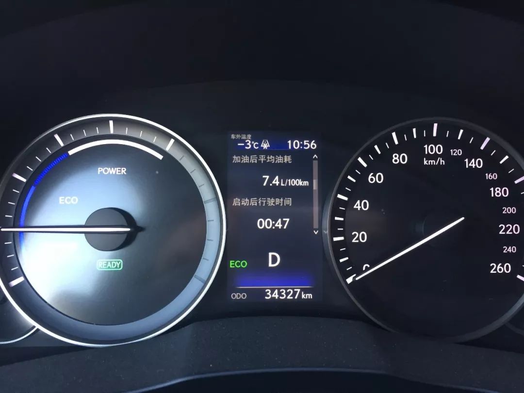 刚换的新胎是不是不好开,开了快五万公里了需要换胎吗