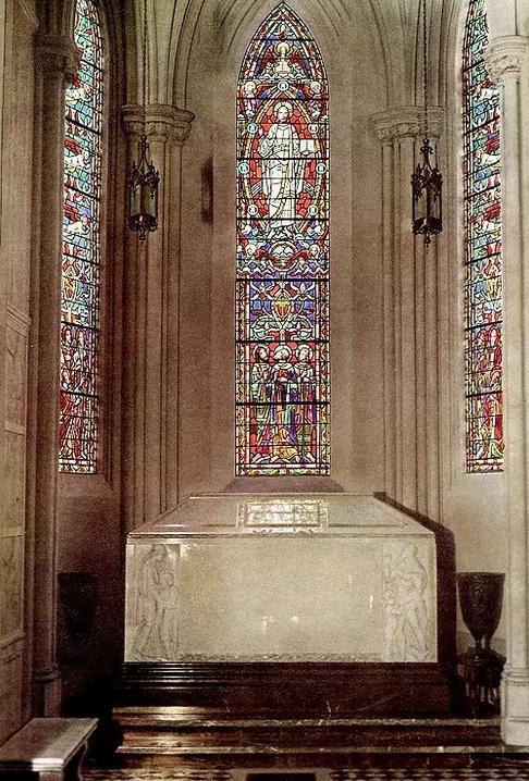 杰克逊墓地在哪可以参观,迈克尔杰克逊墓室内部