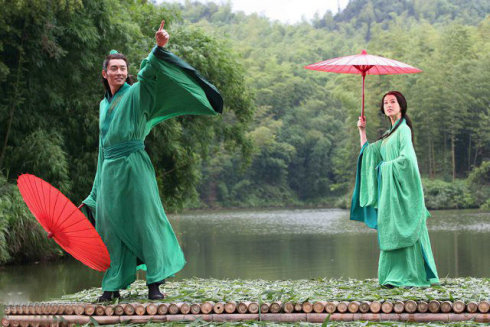 春已归来，看美人头上袅袅春幡，明日立春想想就春心荡漾