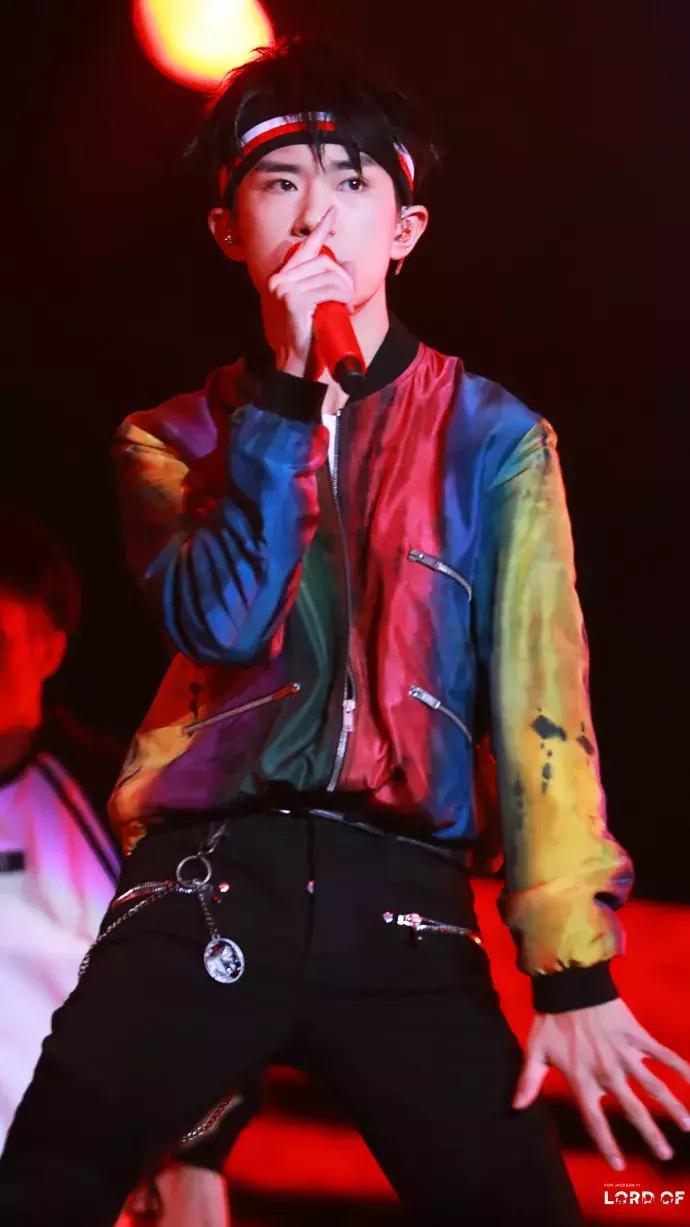 魔法城堡tfboys易烊千玺solo,易烊千玺个人舞台solo舞蹈