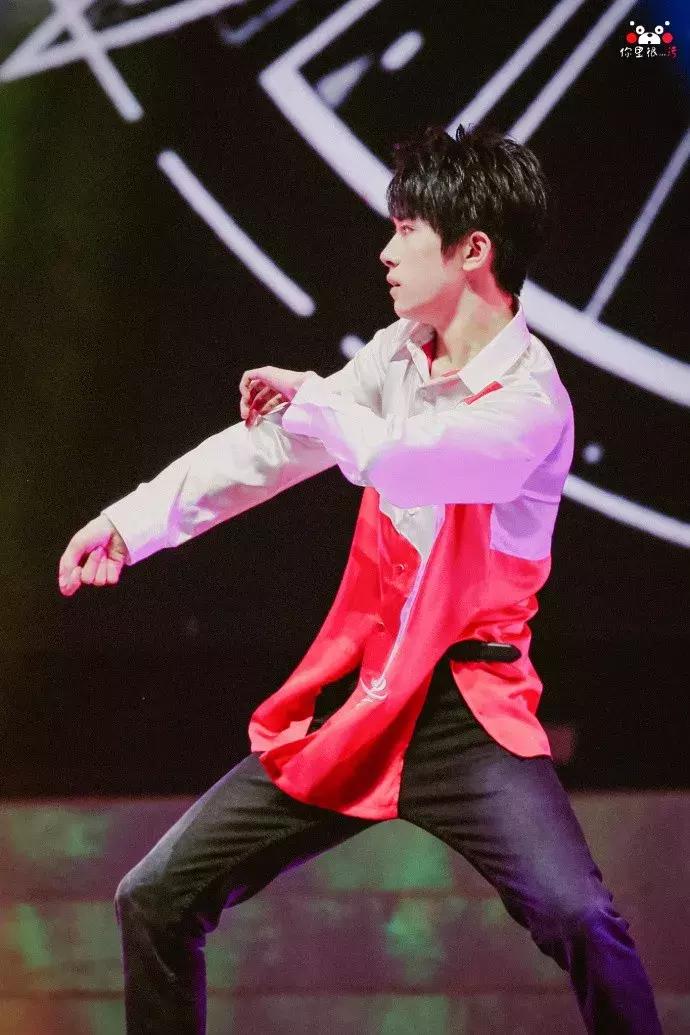 魔法城堡tfboys易烊千玺solo,易烊千玺个人舞台solo舞蹈