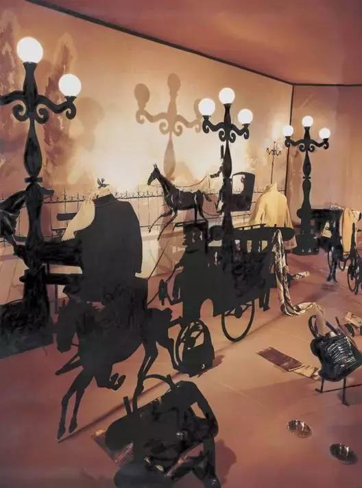 爱马仕的橱窗设计,爱马仕橱窗设计展示案例分析