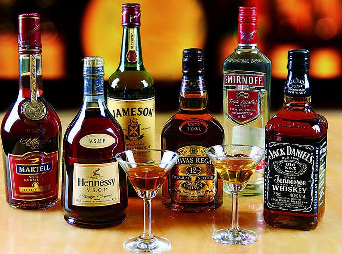 买不起茅台用什么酒来代替,过年喝的酒推荐茅台