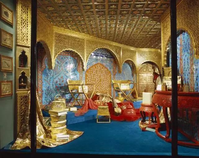 爱马仕的橱窗设计,爱马仕橱窗设计展示案例分析