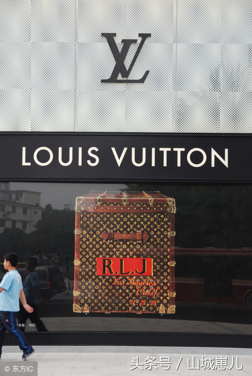 世界顶级奢侈品服装排行,世界十大奢侈品服饰