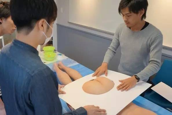 麻麻，请再打一次我完美柔润丰满的屁屁吧！