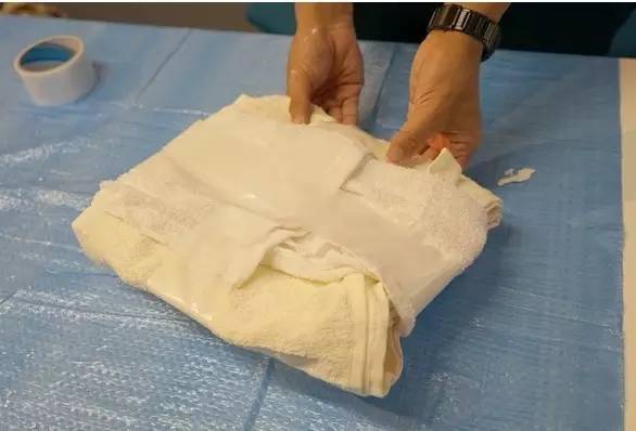 麻麻，请再打一次我完美柔润丰满的屁屁吧！