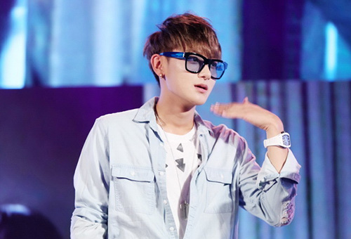 语不惊人死不休，黄子韬这样玩自黑也是没谁了！