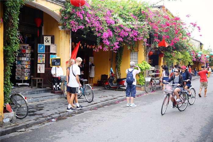 周末越南团进入东兴旅游,节假日去越南旅游怎么样