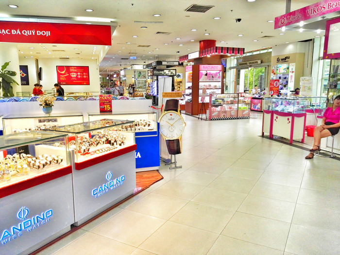 周末越南团进入东兴旅游,节假日去越南旅游怎么样