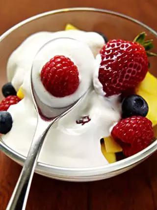 科普|酸奶益处多，我们教你健康喝酸奶！