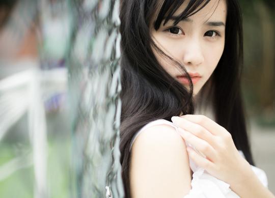 嘴角长痘痘什么原因,侧脸长痘痘什么原因