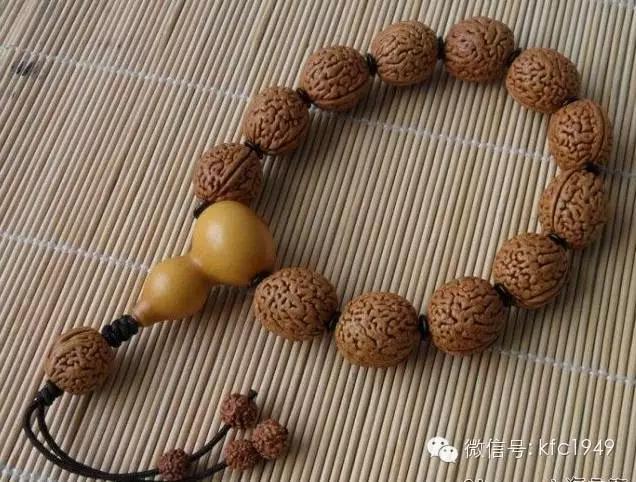 手串的佩戴方法图解,24颗手串怎么佩戴比较好