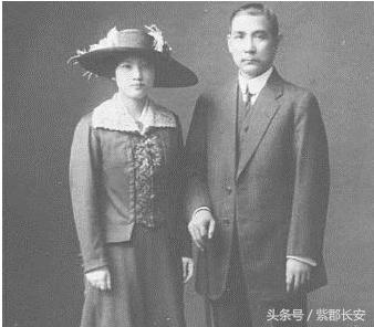 老夫少妻相差20岁,中国年龄相差最大的夫妻排名