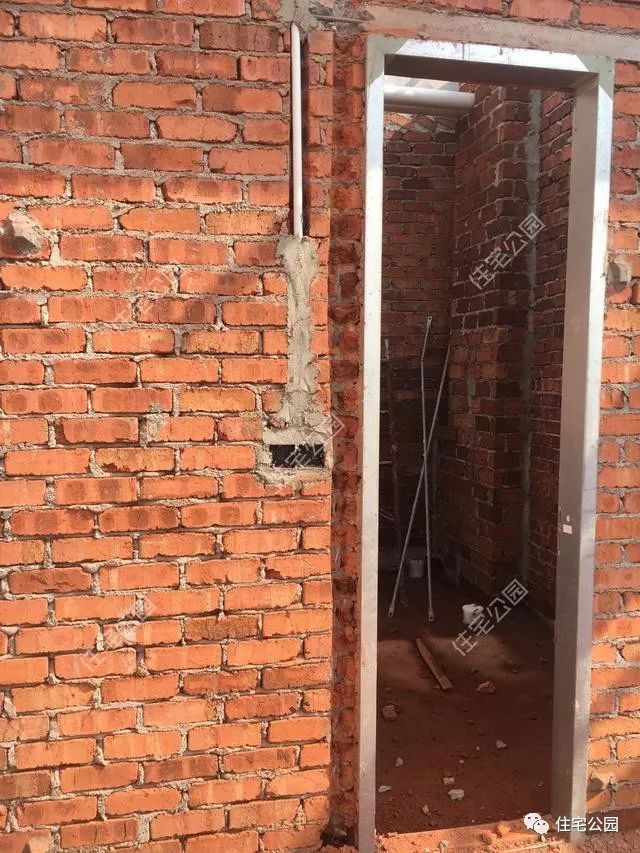 直播中国人在马来西亚建房全过程，一栋造价100万，你觉得咋样？