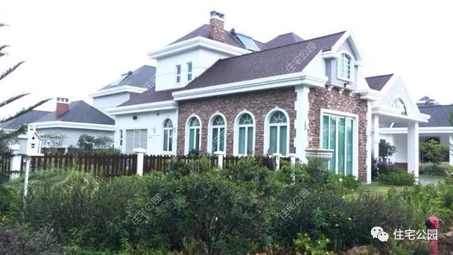 直播中国人在马来西亚建房全过程，一栋造价100万，你觉得咋样？