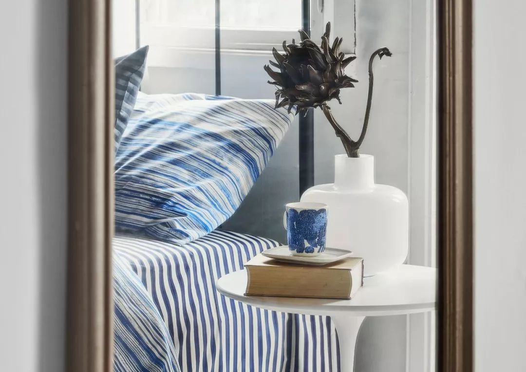 芬兰家饰品牌Marimekko与化妆品倩碧联手打造的彩妆，用在哪儿？