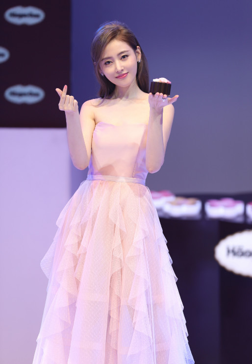 她让邓超垂涎疯狂点赞，手撕绯闻男最后还倒追合作，气质碾压唐嫣