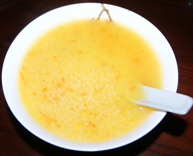 每天早上喝一碗小米粥有什么用,早晨常喝小米粥对身体有什么好处