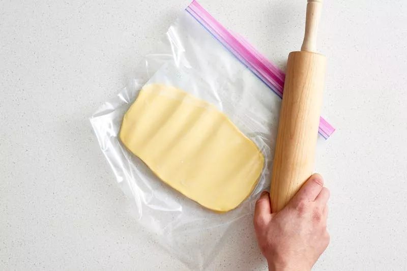 冬天快速软化黄油的小窍门,软化黄油的最快方法烤箱