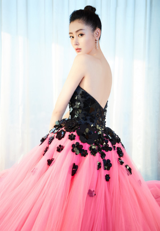 她让邓超垂涎疯狂点赞，手撕绯闻男最后还倒追合作，气质碾压唐嫣