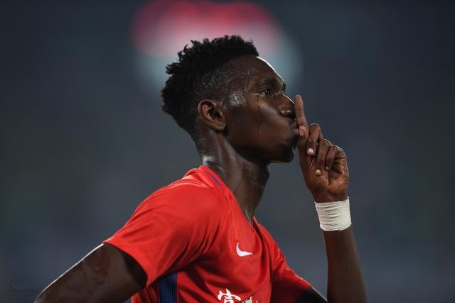 可怜的足球球员,可怜的意大利足球