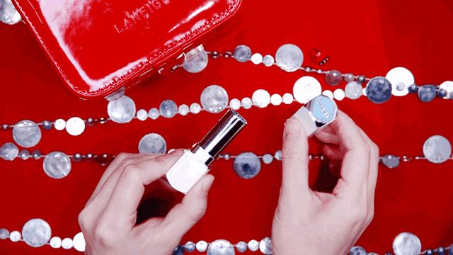 跟着宋慧乔、李圣经一起打造“新年妆”，你看怎么样？