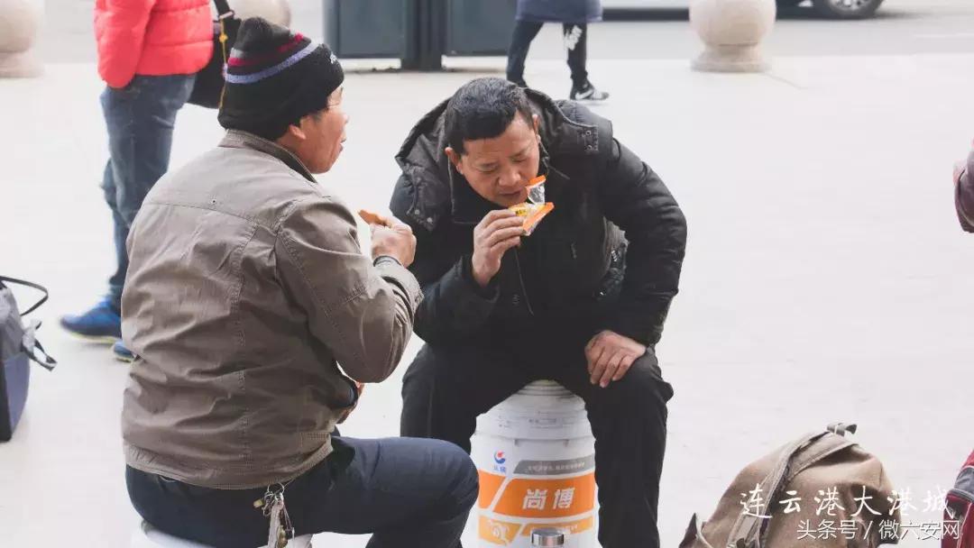 没挣到钱不敢回家过年原视频,没赚到钱不敢走亲访友