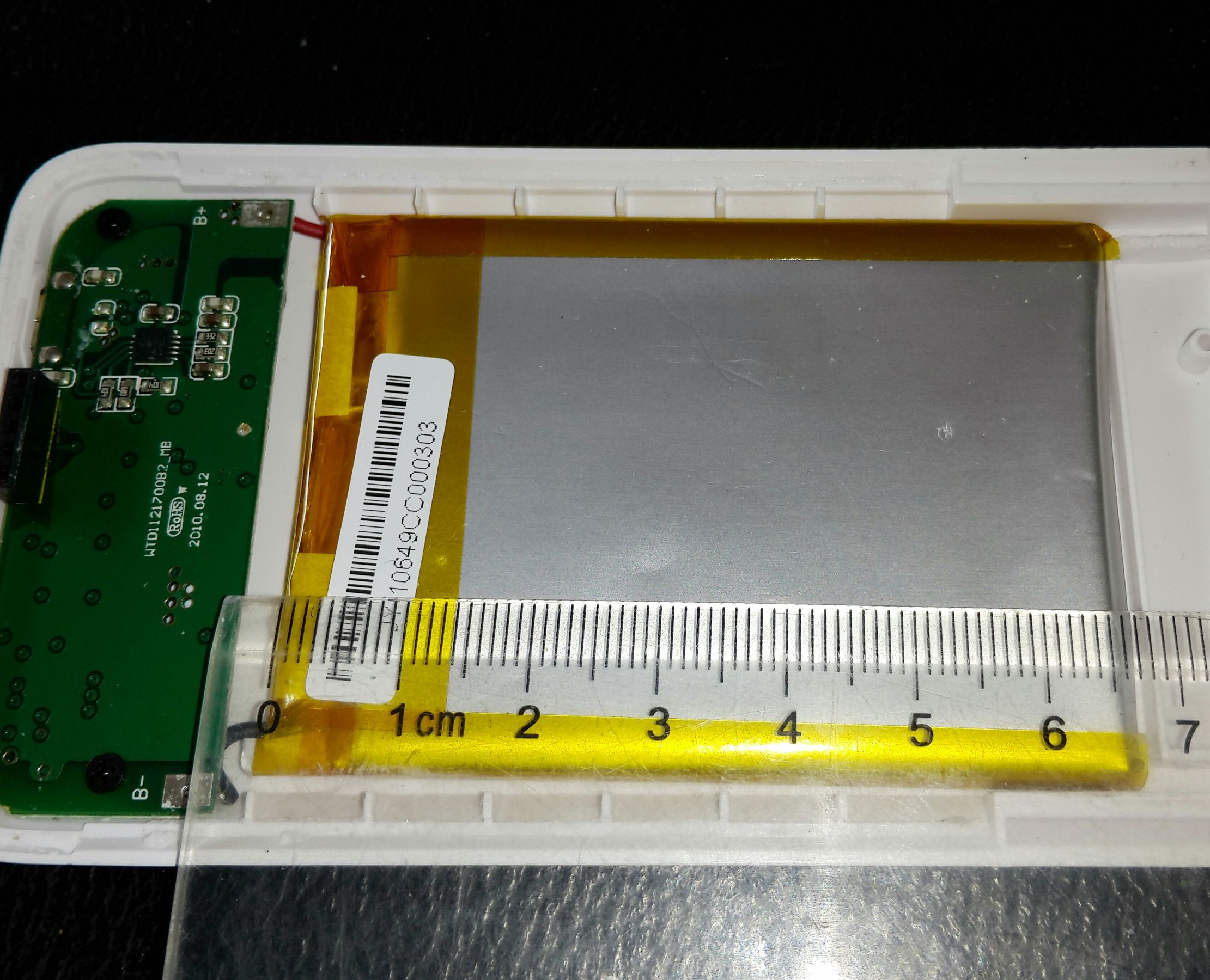 拆解苹果4电池,苹果4电池保护板拆解图