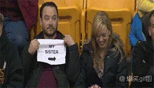 赛场上搞笑瞬间照片,球场上搞笑gif动图