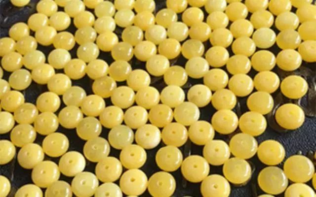 琥珀蜜蜡鉴别真假方法大揭秘,在家怎么鉴别琥珀蜜蜡真假的方法