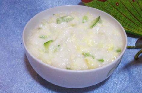 宝宝辅食12个月简单,苹果给12个月的宝宝做辅食