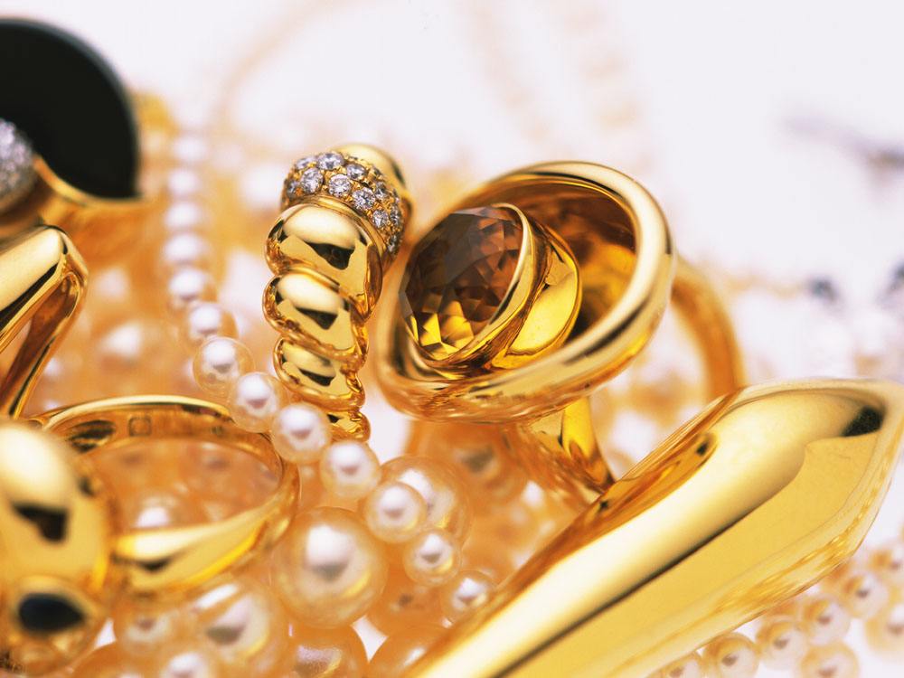 彩钻配什么颜色衣服,七彩钻宝石搭配衣服