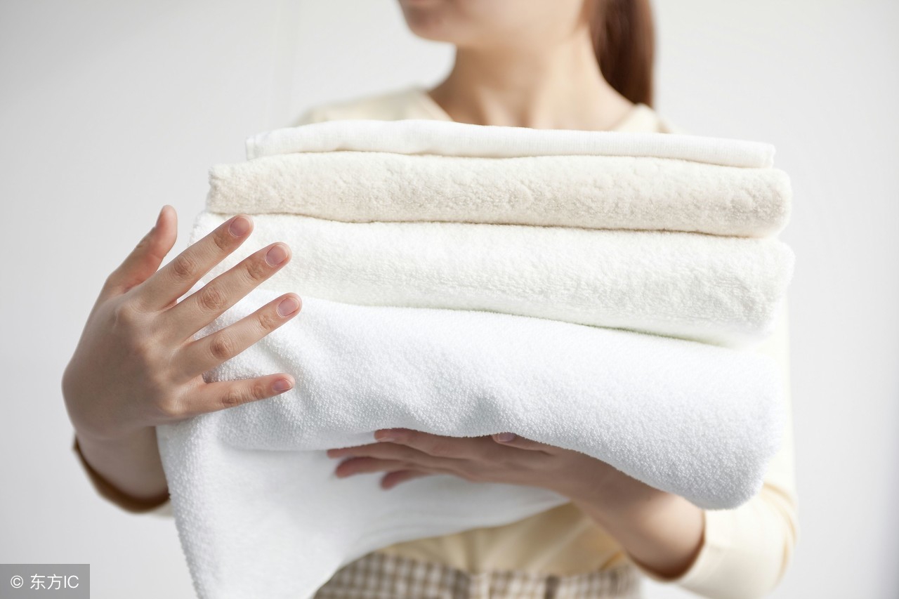 毛巾发黄发硬发粘如何清洗,毛巾用久了很黏是什么原因