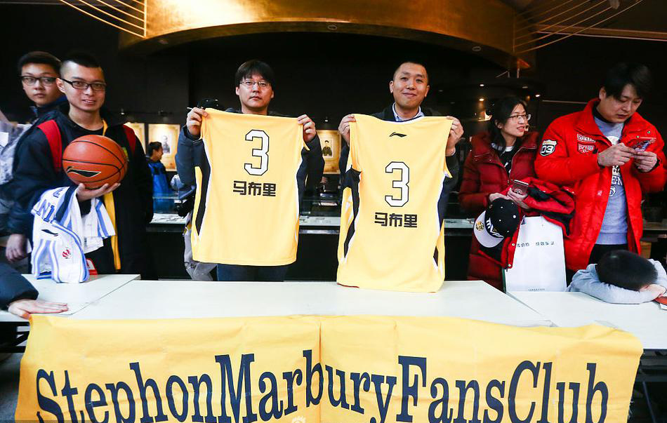 马布里球迷落泪感人瞬间,球迷评价马布里