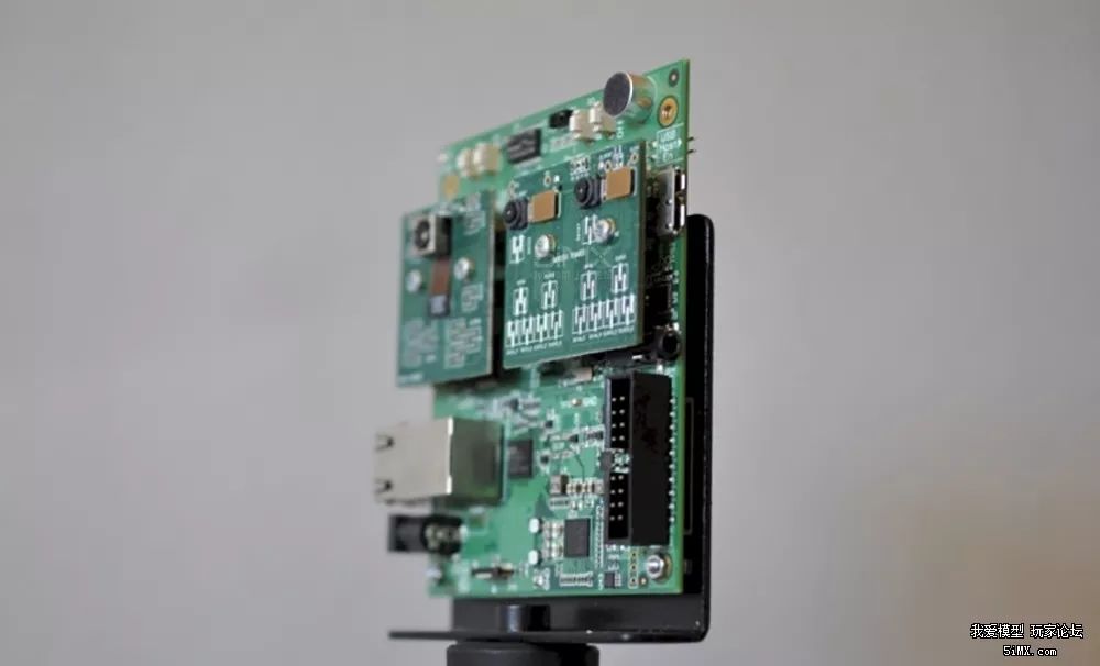 DJIIntel黑科技加身！睿炽科技699元无人机Tello有哪些看点？