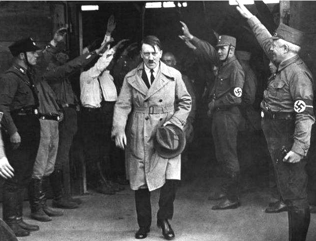 最具正义感的德军元帅，数次密谋刺杀希特勒，失败后被判绞刑