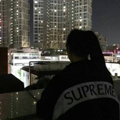 颓废黑白女生动漫头像,伤感头像孤独绝望女生黑白真人