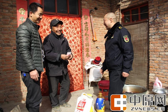 爱心志愿团走访慰问贫困家庭,爱心团队走访慰问困难群众