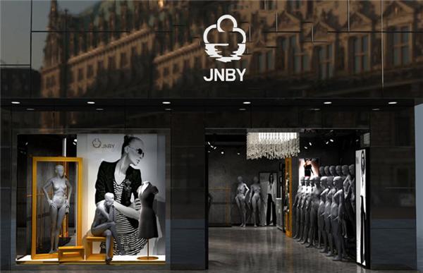 江南布衣渠道下沉二三线步伐加速，未来还将染指运动与饰品领域！