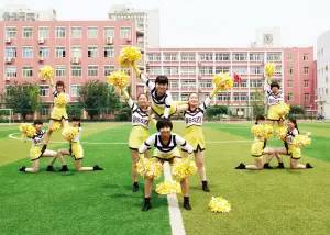 身边的好学校|天津市第五十四中学迎来足球洋教练让足球精神为学生的性格养成奠基