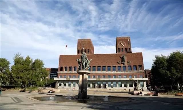 格调|我能想到最性感的画面，就是静*坐静**在那里，等帅哥美女驾到