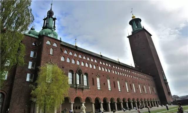 格调|我能想到最性感的画面，就是静*坐静**在那里，等帅哥美女驾到