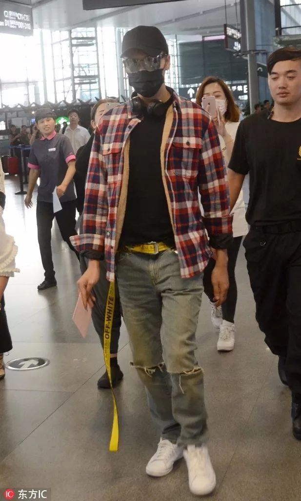 蕾哈娜、陈伟霆带红几百元球鞋，你会不会买账？