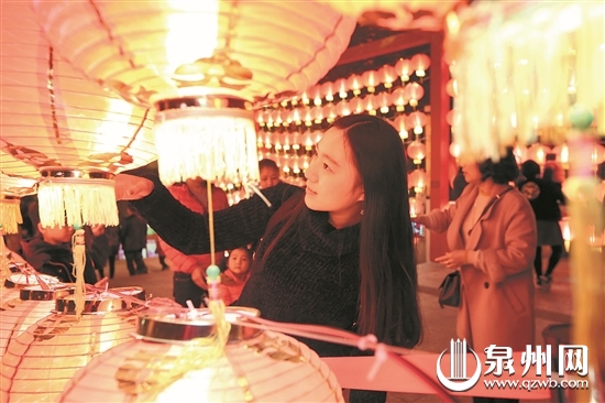 泉州元宵灯会2019年,2018泉州元宵花灯俏狗灯最受宠