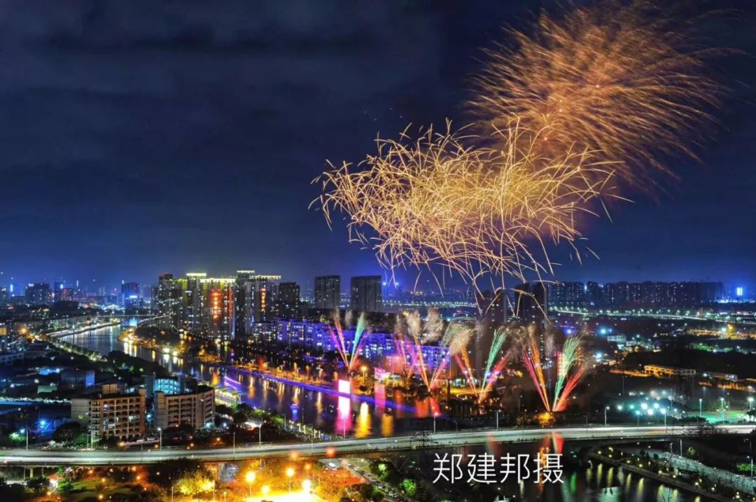 美爆了广州小蛮腰夜景,美爆了的紫色烟花