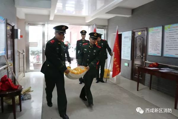 弘扬雷锋精神志愿服务暖人心,志愿者在行动践行新时代雷锋精神