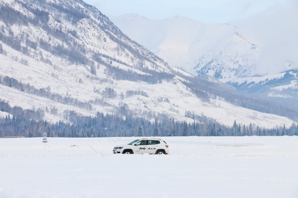 jeep4x4的黑科技体验四季路况,jeeplimited4x4